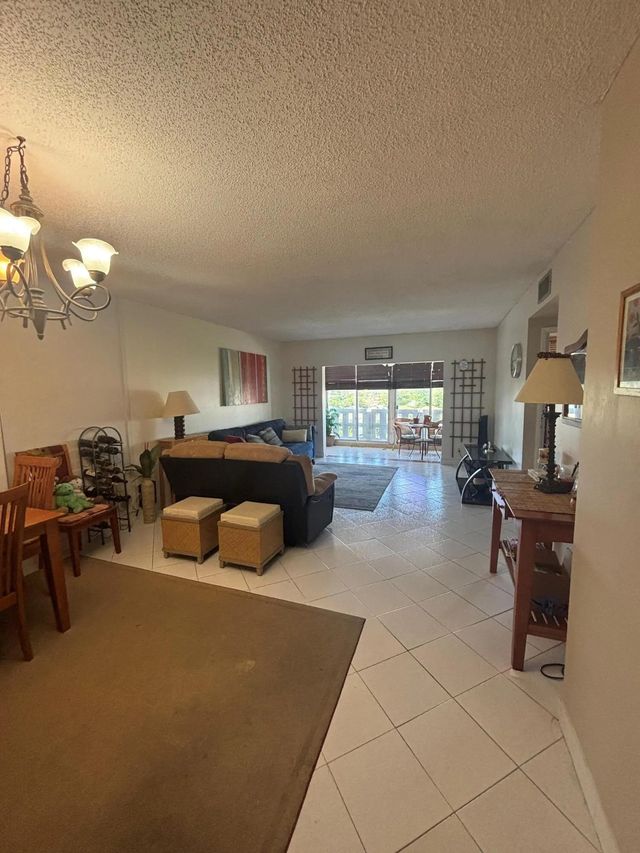 3 of 21 - 4350 Hillcrest Drive #704, Hollywood, FL