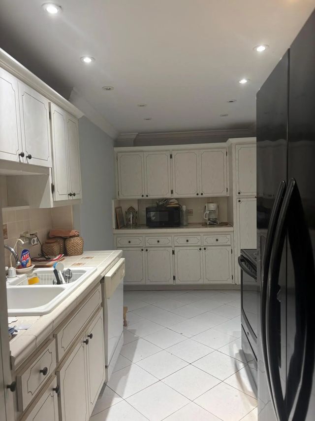 5 of 21 - 4350 Hillcrest Drive #704, Hollywood, FL