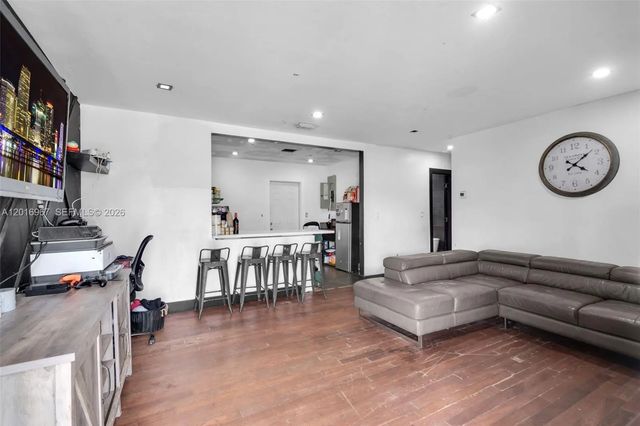 4 of 34 - 1121 N 71st Avenue, Hollywood, FL