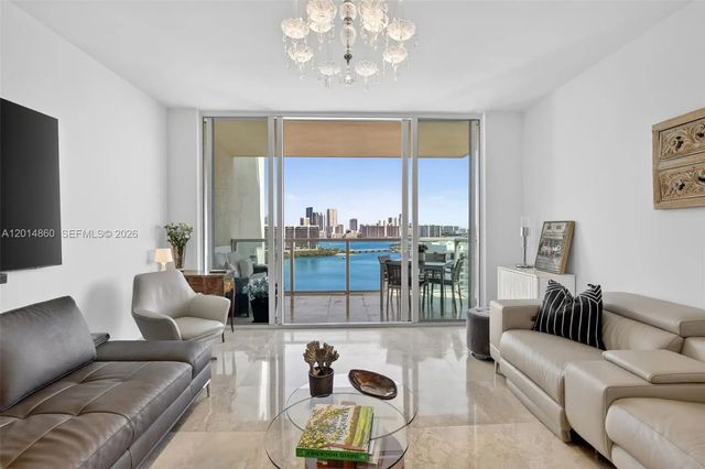 3330 Ne 190th Street #1817, Aventura