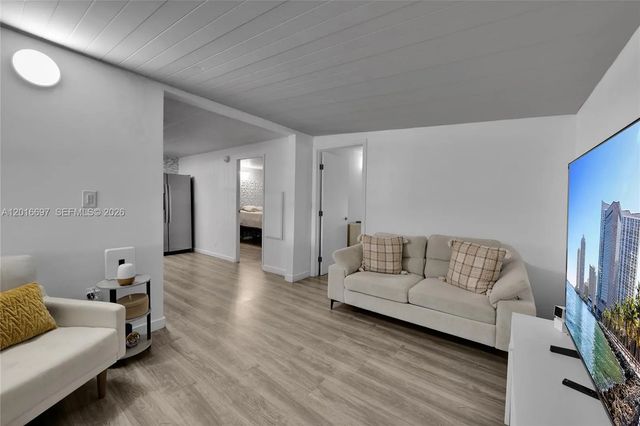 4 of 41 - 2148 Sw 52nd Street, Dania Beach, FL