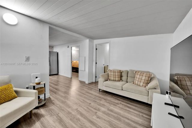 5 of 41 - 2148 Sw 52nd Street, Dania Beach, FL