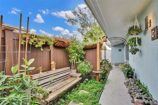 4 of 62 - 1236 Ne 18th Avenue, Fort Lauderdale, FL