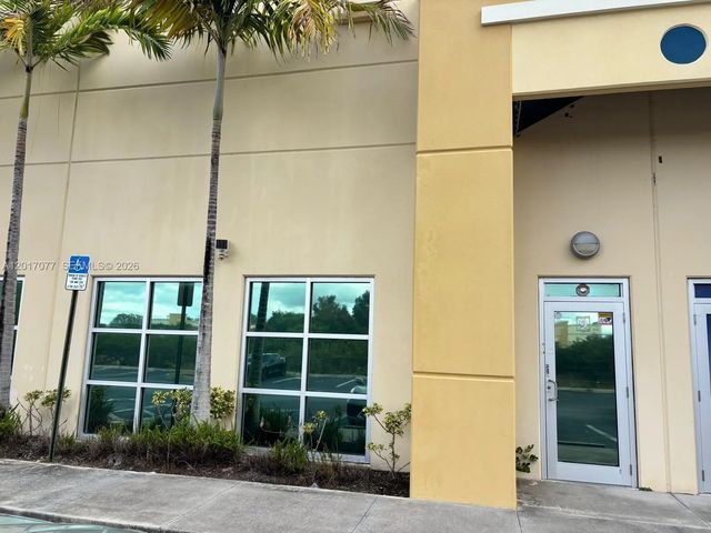 10380 W State Road 84, Davie