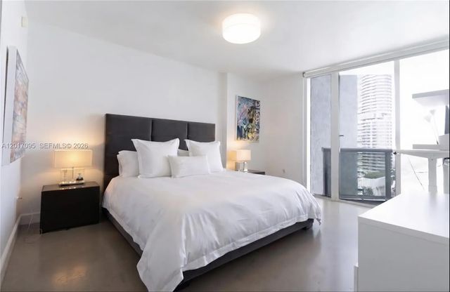 5 of 8 - 400 Alton Road #1709, Miami Beach, FL