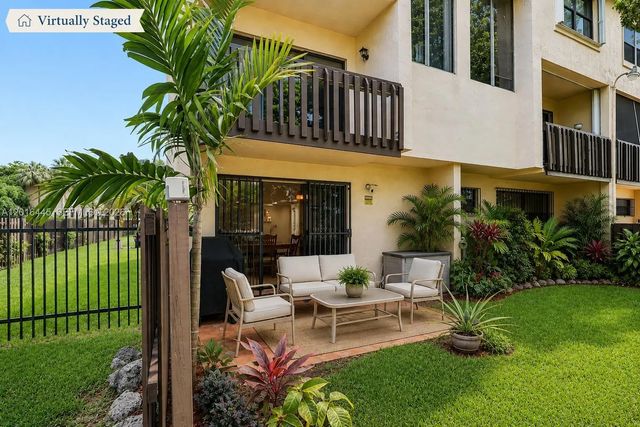5 of 37 - 425 W Park Drive #10, Miami, FL