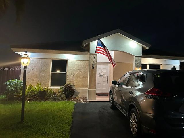 4 of 32 - 18516 Nw 56th Avenue, Miami Gardens, FL