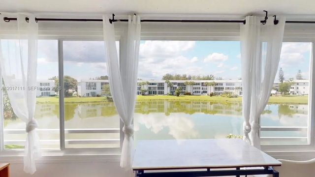 2 of 30 - 325 Wellington G #g, West Palm Beach, FL
