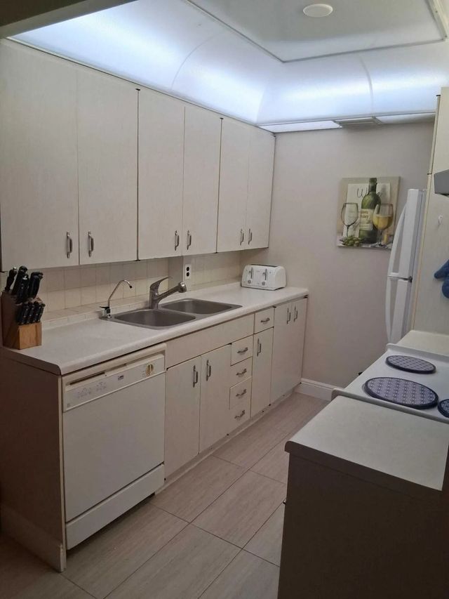 3 of 26 - 4023 Newport H, Deerfield Beach, FL