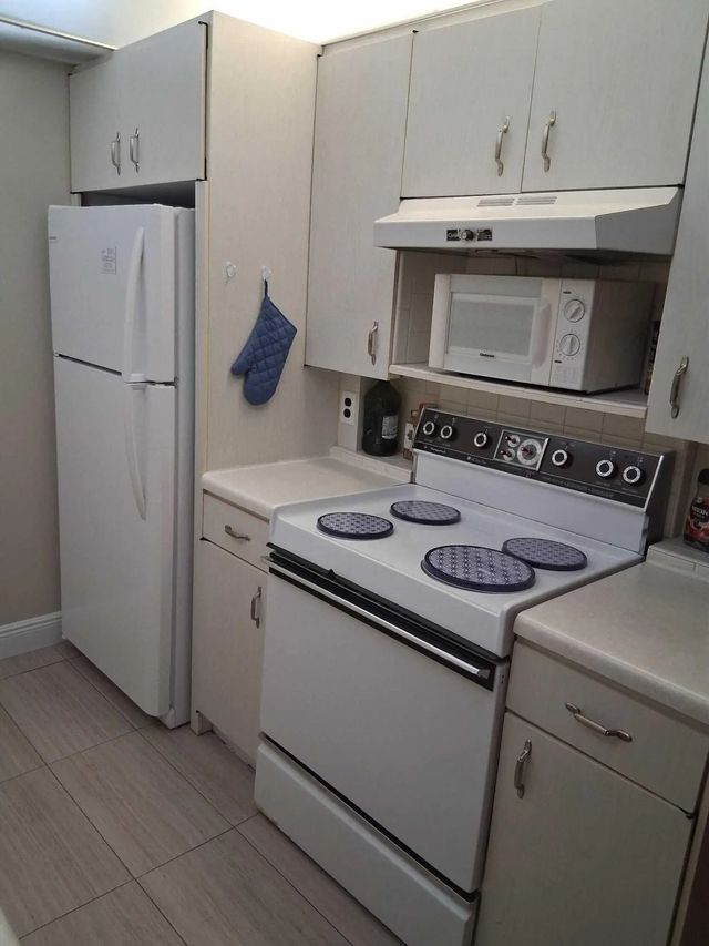 4 of 26 - 4023 Newport H, Deerfield Beach, FL