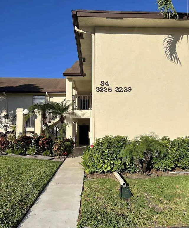 3237 Jog Park Drive, Greenacres