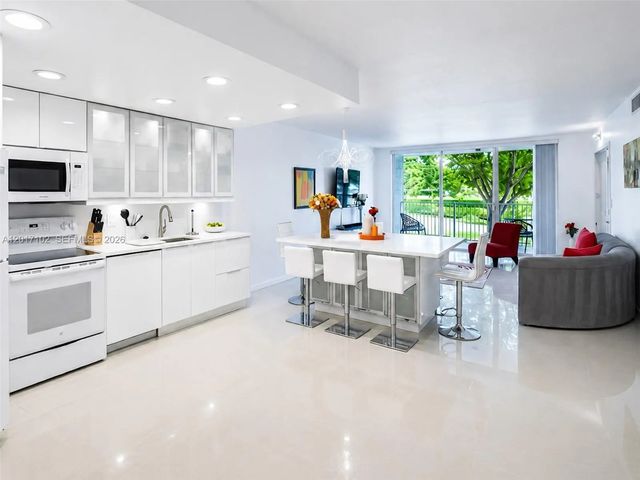 3051 S Palm Aire Drive #201, Pompano Beach