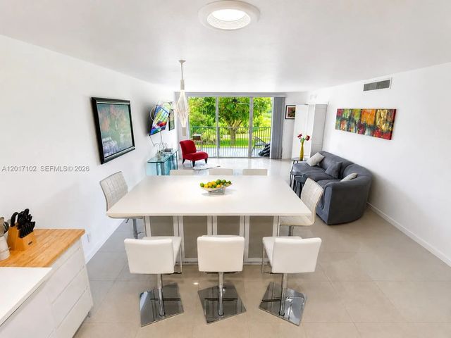 5 of 43 - 3051 S Palm Aire Drive #201, Pompano Beach, FL