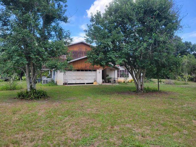 4 of 8 - 9610 Orange Avenue, Fort Pierce, FL