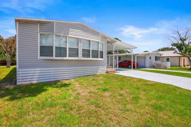 2 of 39 - 70 Golf Drive, Port St. Lucie, FL