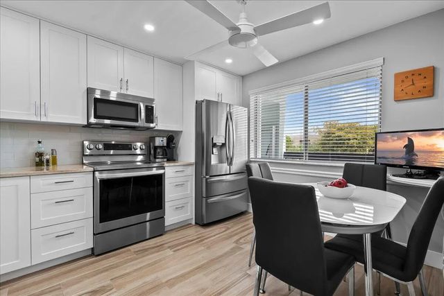 2 of 52 - 6698 10th Avenue N #305, Lake Worth, FL