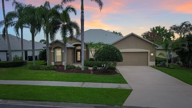 208 Sw Whitewood Drive, Port St. Lucie