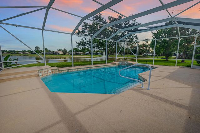 2 of 35 - 208 Sw Whitewood Drive, Port St. Lucie, FL