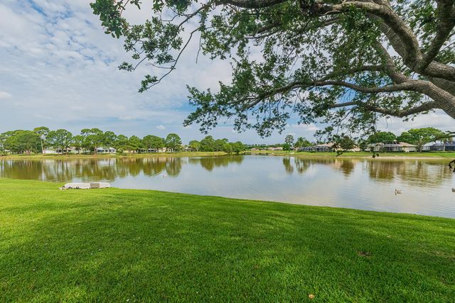 3 of 35 - 208 Sw Whitewood Drive, Port St. Lucie, FL