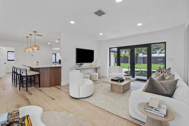 4 of 25 - 4721 Bayview Drive, Fort Lauderdale, FL