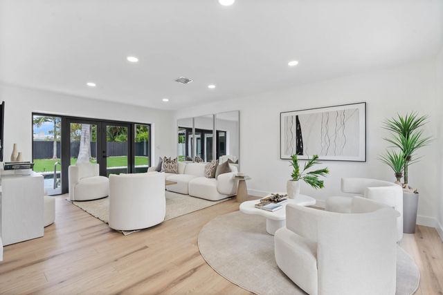 5 of 25 - 4721 Bayview Drive, Fort Lauderdale, FL