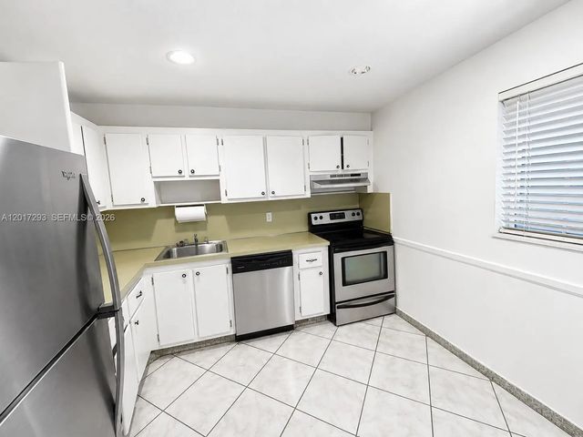 4 of 14 - 410 Se 2nd Street #415, Hallandale Beach, FL