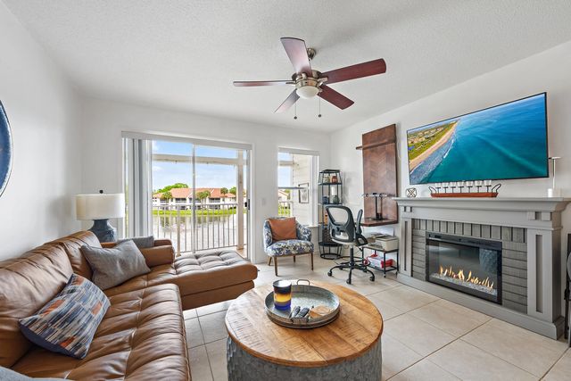 2 of 18 - 261 Cypress Point Drive, Palm Beach Gardens, FL