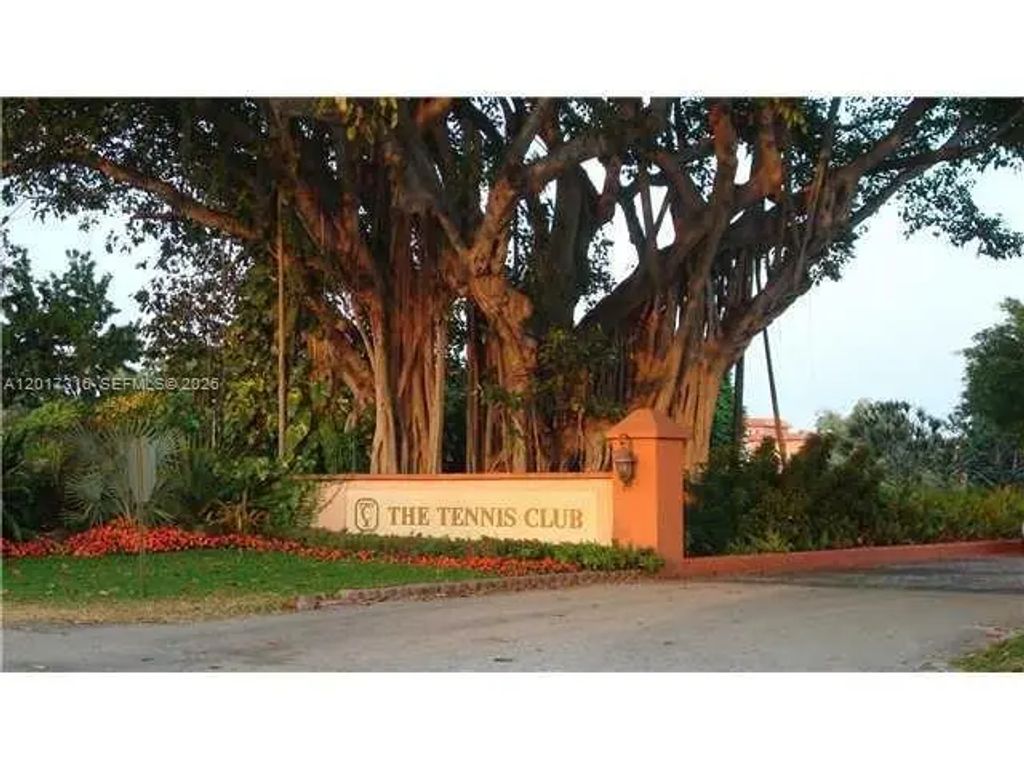 660 Tennis Club Drive #101, Fort Lauderdale