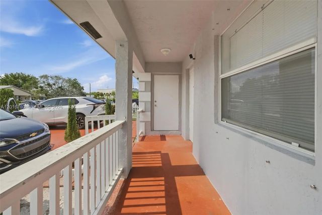 4 of 30 - 3177 Nw 75th Way, Hollywood, FL