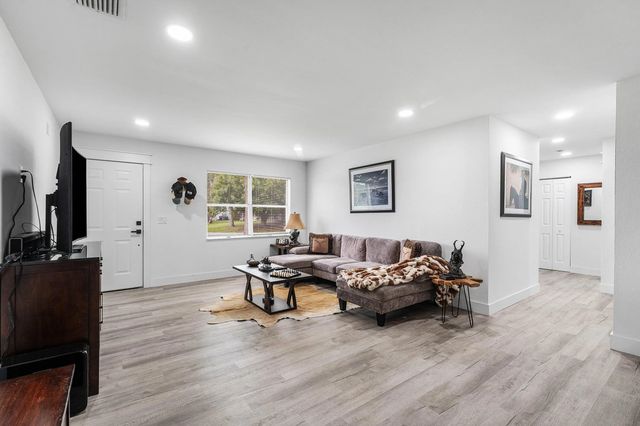 5 of 46 - 2937 Se Ironton Avenue, Port St. Lucie, FL