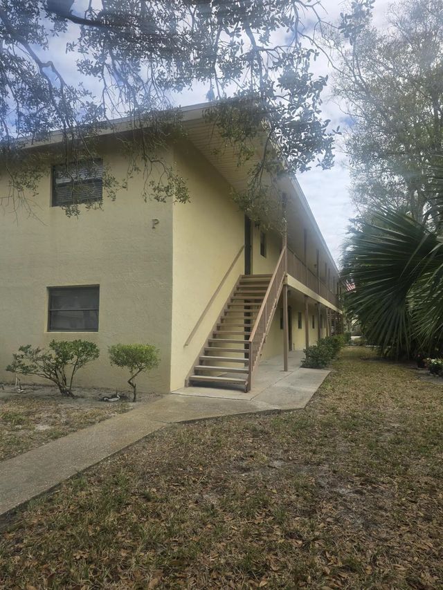 400 18th Street #p-5, Vero Beach