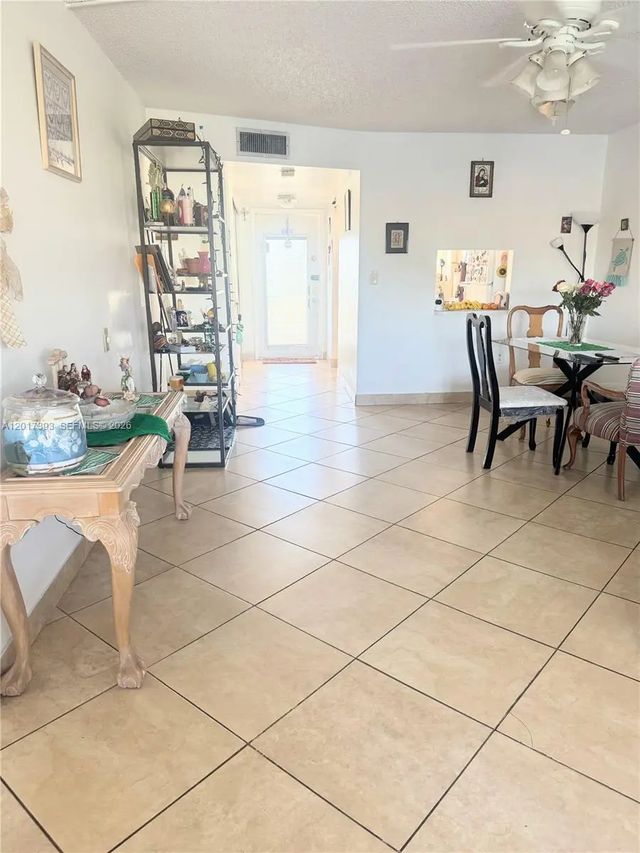 4 of 12 - 8130 Sunrise Lakes Boulevard #202, Sunrise, FL