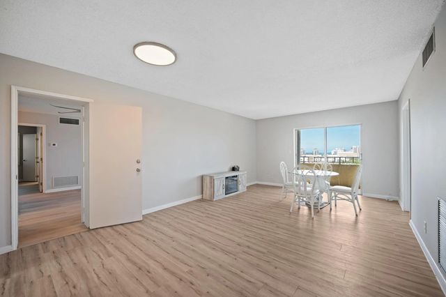 3 of 52 - 900 Ne 18th Avenue #1406, Fort Lauderdale, FL