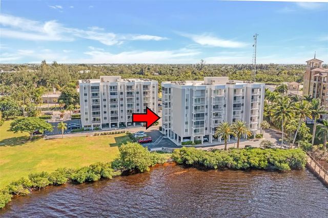 2875 Palm Beach Boulevard #205, Fort Myers