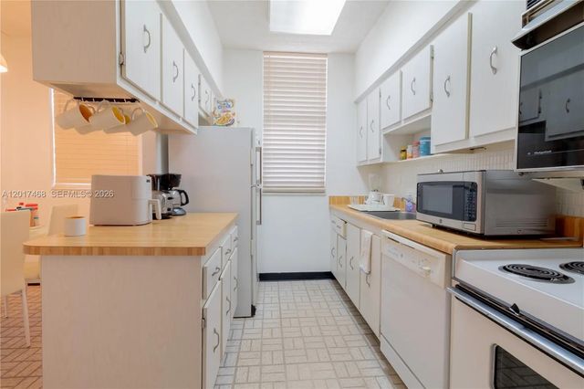 5 of 18 - 301 174th Street #l12, Sunny Isles Beach, FL
