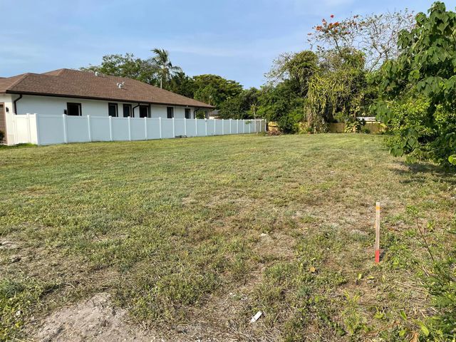 4 of 10 - 2630 Nw 20th Avenue, Oakland Park, FL