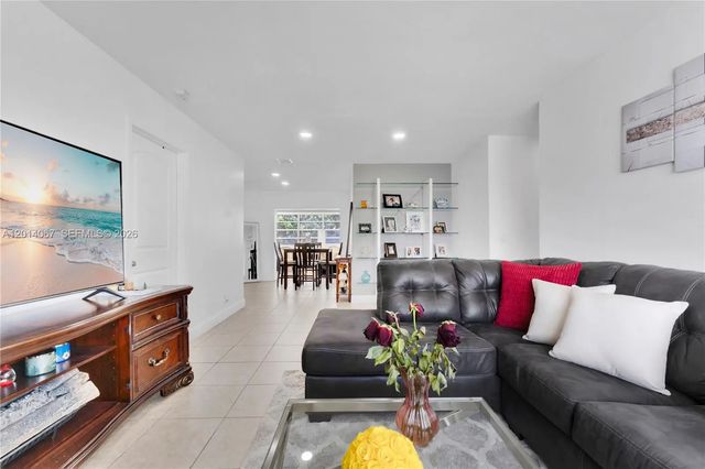 3 of 24 - 3171 Nw 16th Street, Lauderhill, FL
