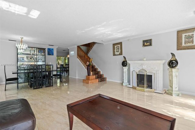 1001 Sw 100th Terrace, Pembroke Pines