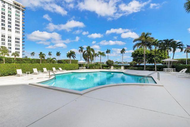 4 of 40 - 1801 S Flagler Drive #1007, West Palm Beach, FL
