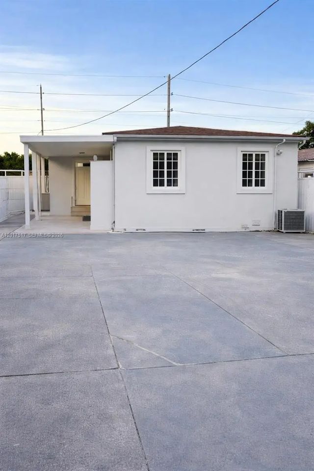 2 of 9 - 538 E 13th Street, Hialeah, FL