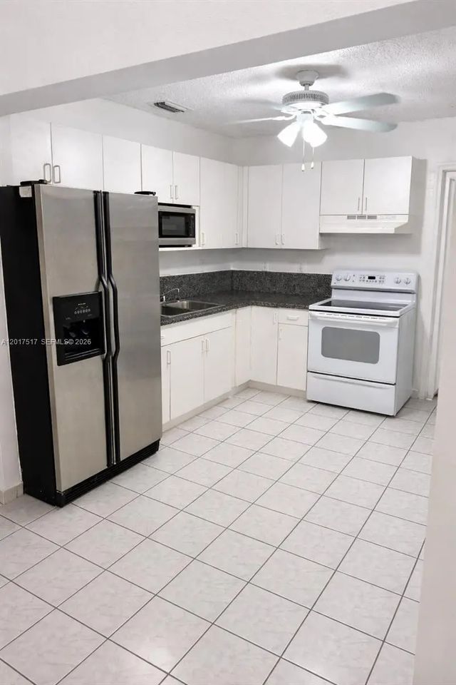 3 of 9 - 538 E 13th Street, Hialeah, FL