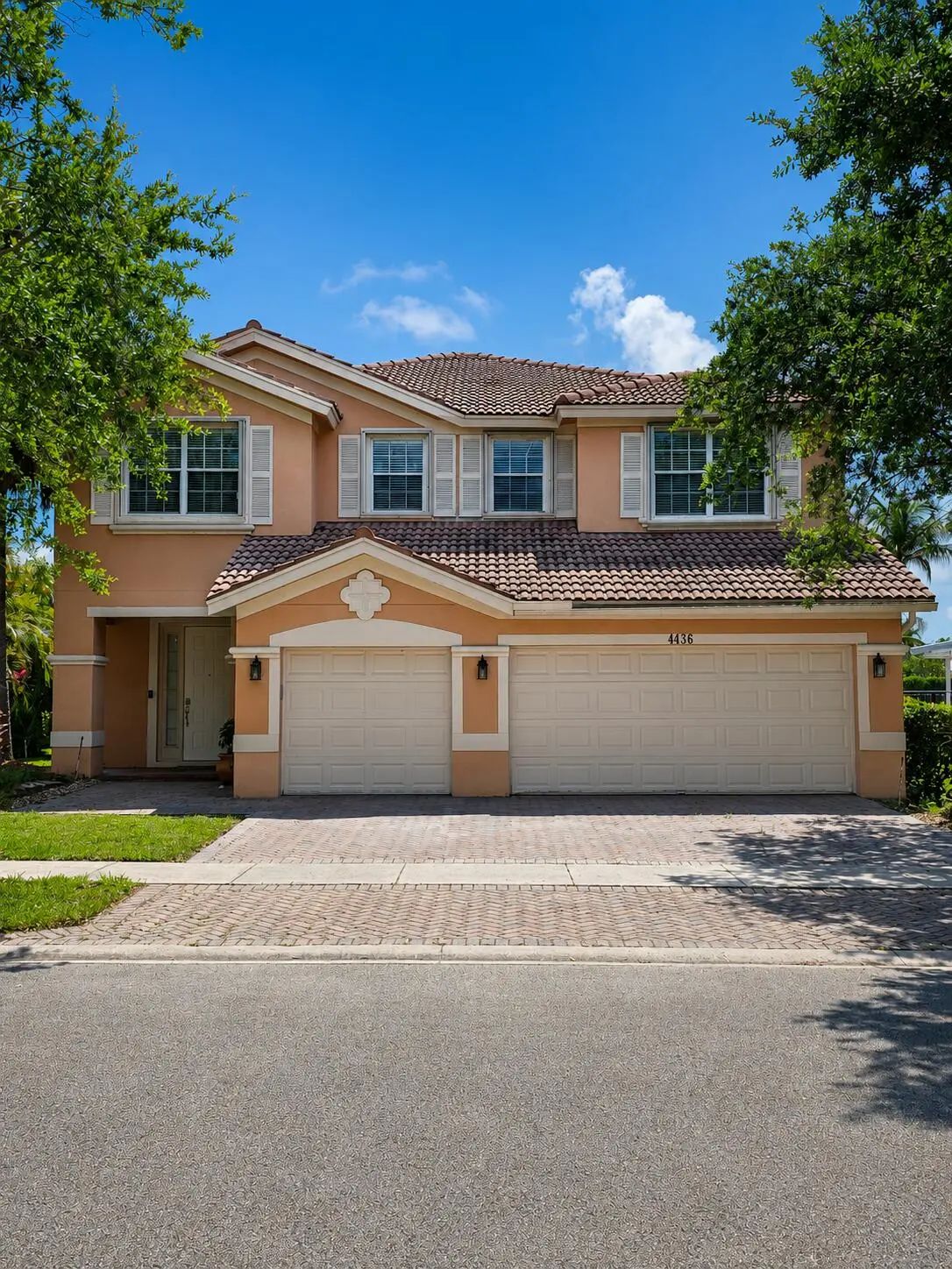 4436 Laurel Place, Weston