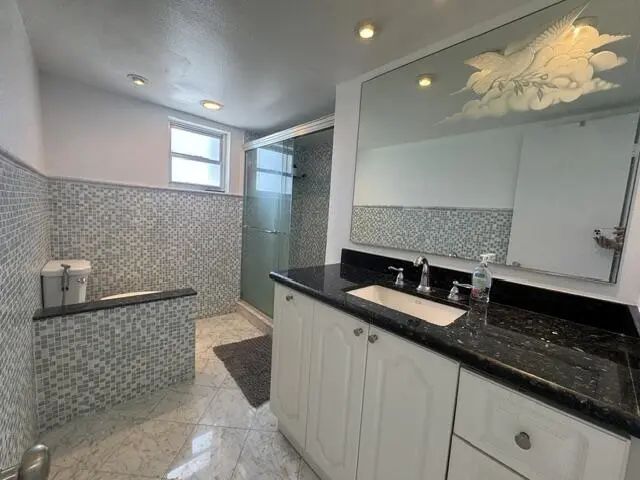 4 of 20 - 2201 S Ocean Drive #1705, Hollywood, FL