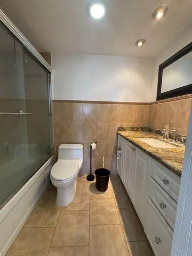 5 of 20 - 2201 S Ocean Drive #1705, Hollywood, FL