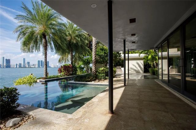 3 of 20 - 250 W San Marino Drive, Miami Beach, FL