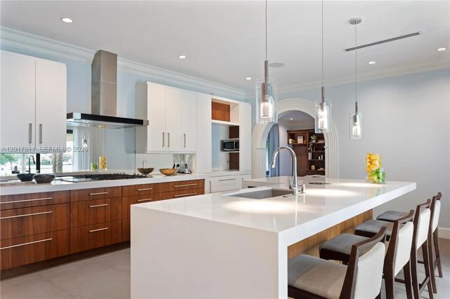 5 of 20 - 250 W San Marino Drive, Miami Beach, FL
