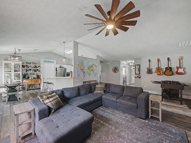 4 of 31 - 1550 Sw Kosnar Avenue, Port St. Lucie, FL
