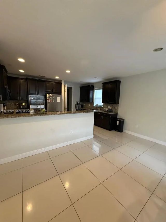 3 of 27 - 9845 Nw 86th Terrace, Doral, FL