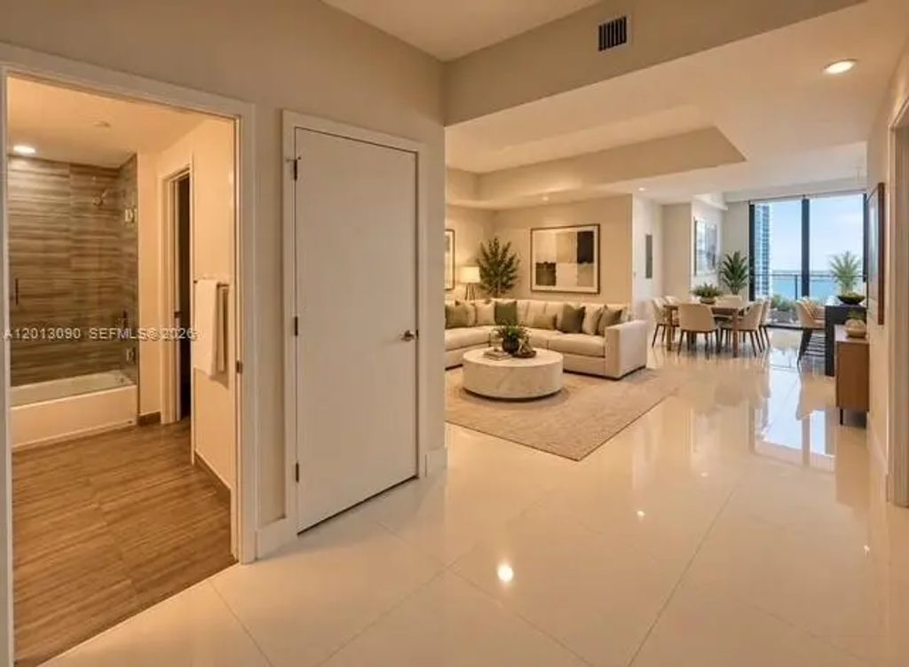 1010 Brickell Avenue #3704, Miami