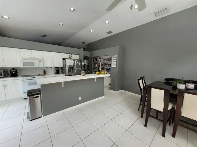 4 of 33 - 6416 Barton Creek Circle, Lake Worth, FL